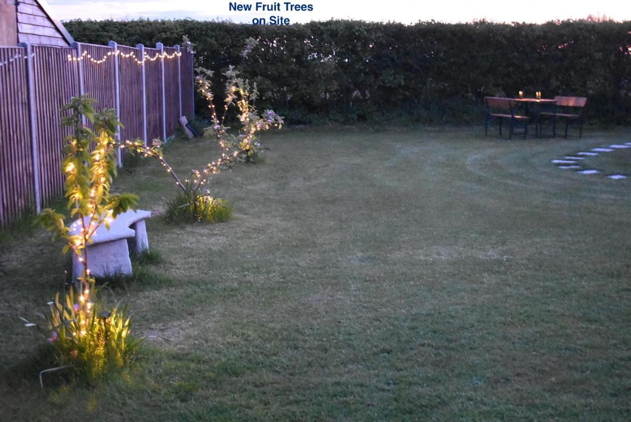 Lanterns Shepherds Huts & Glamping Happisburgh Extérieur photo
