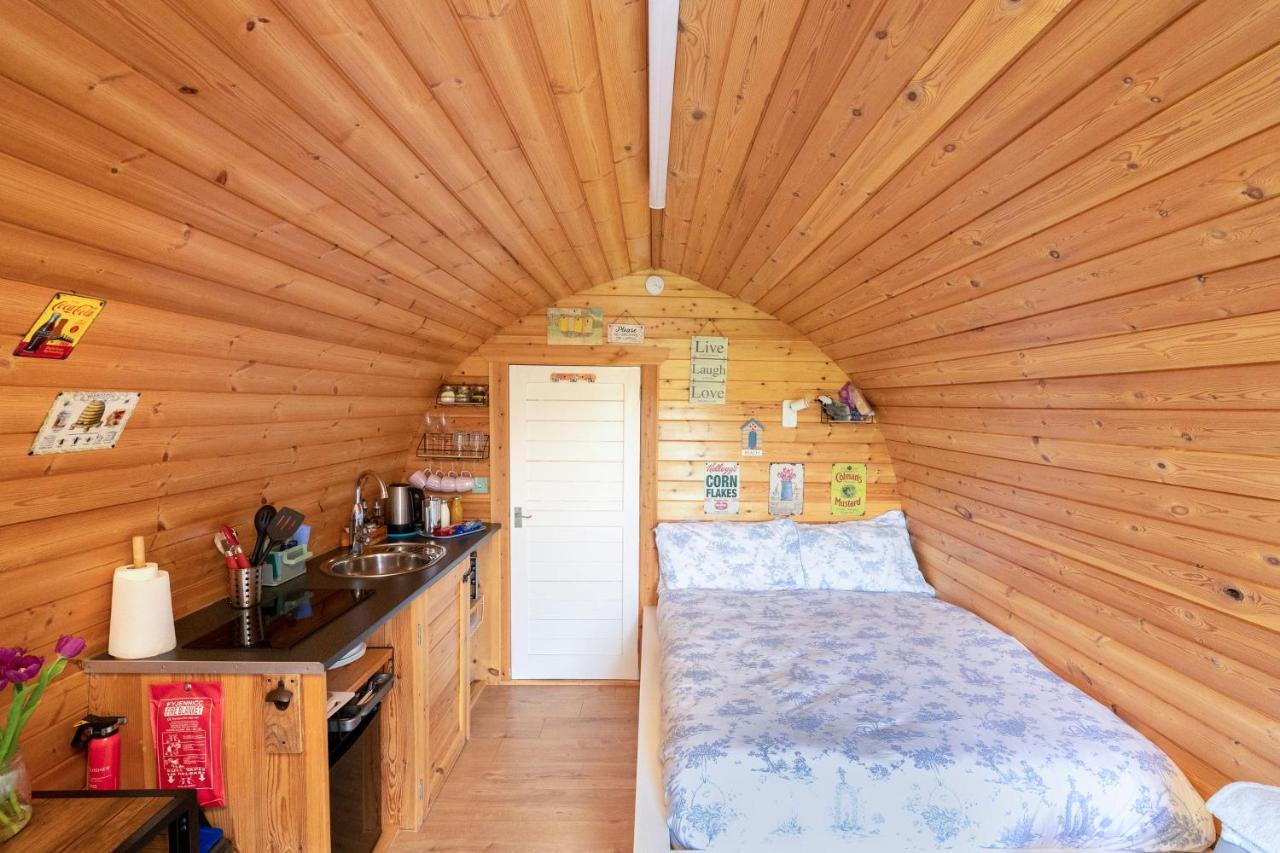 Lanterns Shepherds Huts & Glamping Happisburgh Extérieur photo