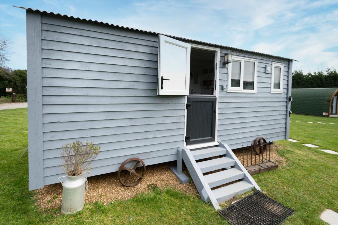 Lanterns Shepherds Huts & Glamping Happisburgh Extérieur photo