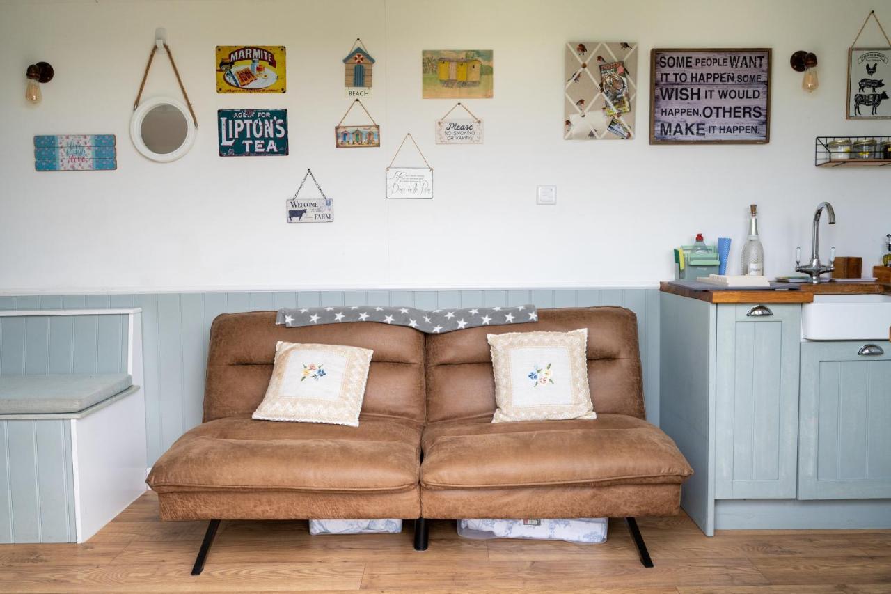 Lanterns Shepherds Huts & Glamping Happisburgh Extérieur photo