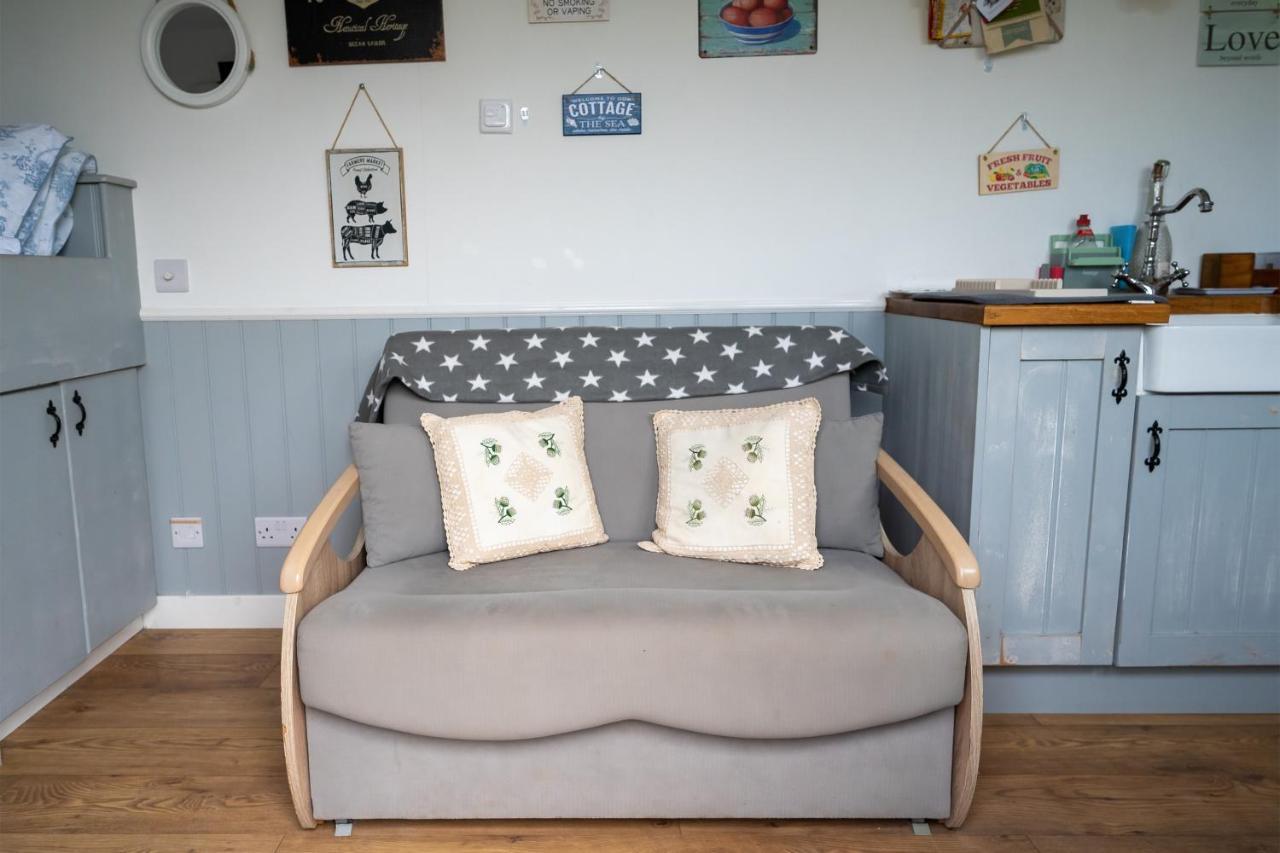 Lanterns Shepherds Huts & Glamping Happisburgh Extérieur photo