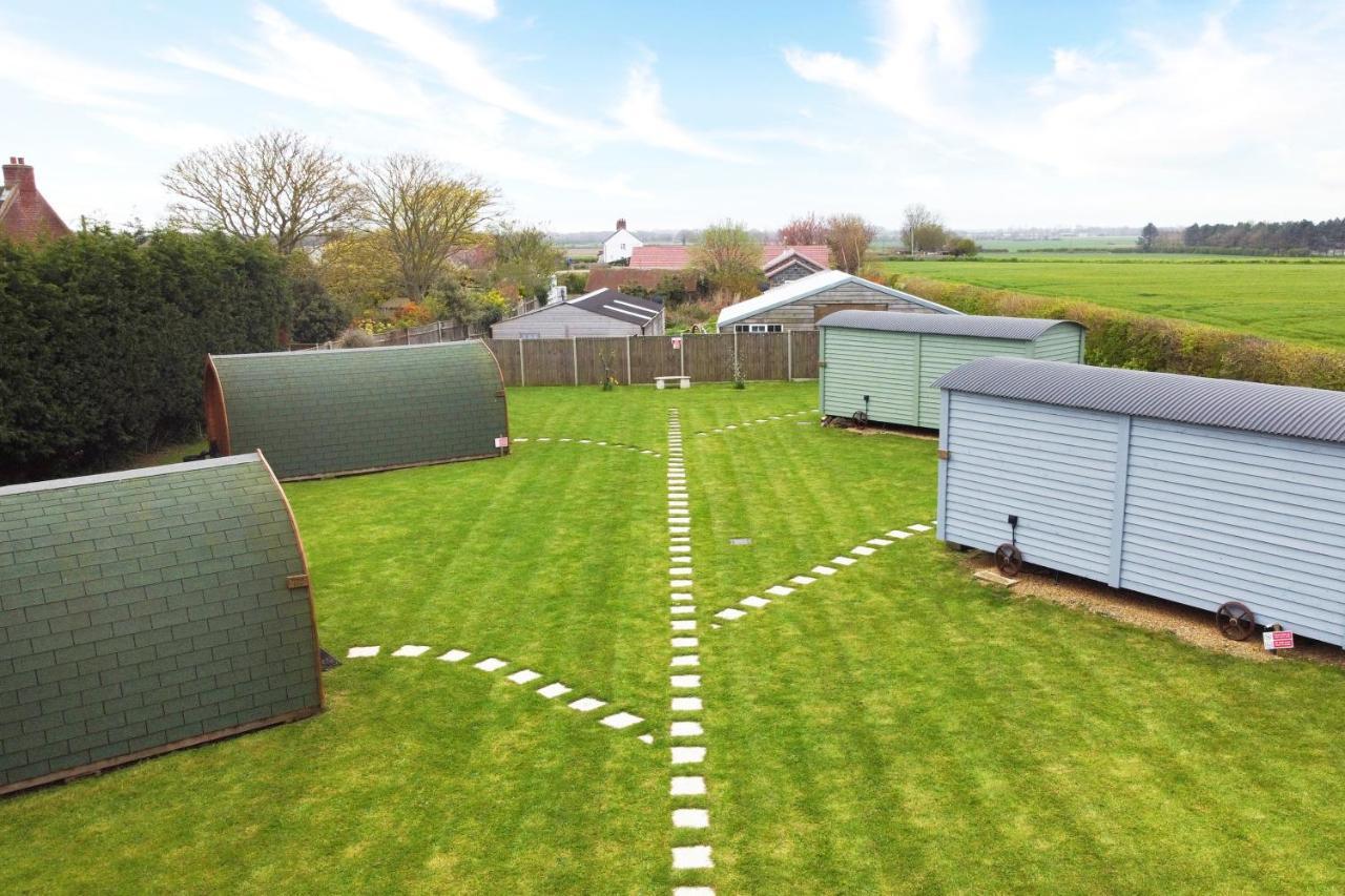 Lanterns Shepherds Huts & Glamping Happisburgh Extérieur photo
